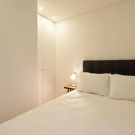 Guestready - Modern 2-bedroom In Cedofeita * ポルト